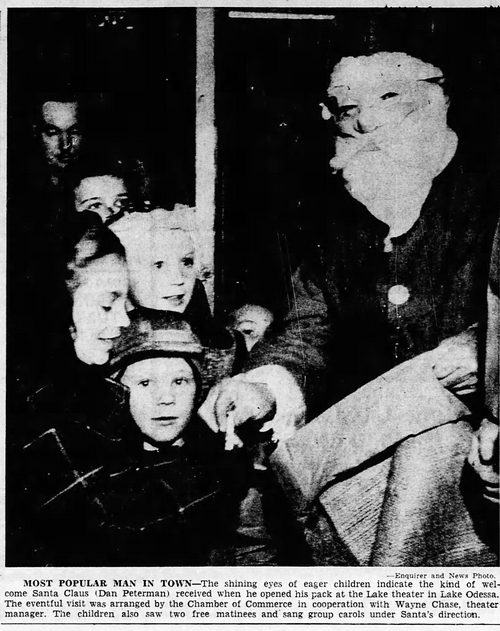 Lake Theatre - Dec 1952 Santa Claus Visit (newer photo)
